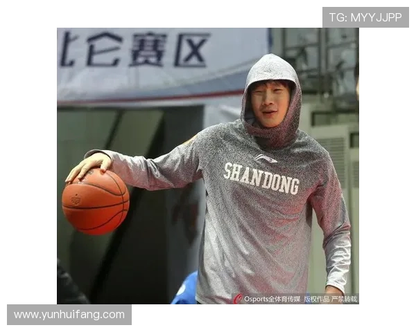 山东男篮晒训练日常苦练成钢用汗水换来赛场掌声拼搏荣耀与胜利同行